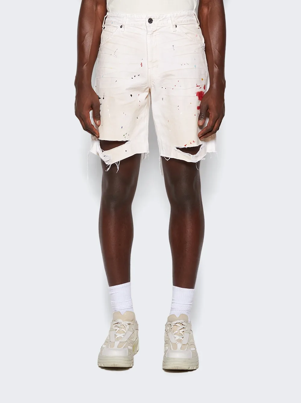 GALLERY DEPT. FLEA CARPENTER SHORTS Ink-cut knife-cut mud-dyed denim shorts. Destroy VINTAGE distressed denim shorts. Distressed white S-XL. Rewashed cement-dyed to make it old. Knife cut holes. Cat whiskers are worn. Customized full set with logo accessories. Purely handmade acrylic splash-ink graffiti.